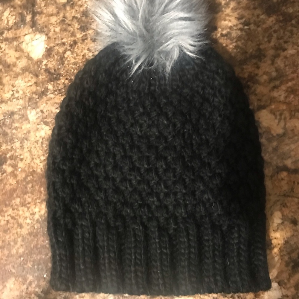 EXPRESS Women’s knit hat